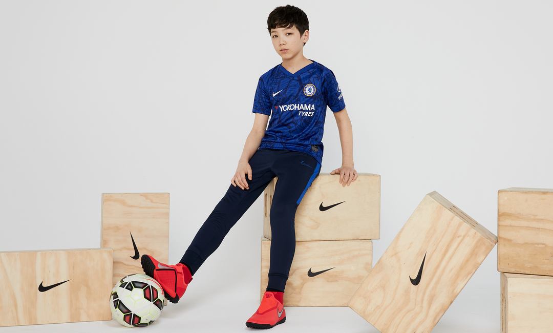 Nike Football Nike Chelsea FC 2019/20 Stadium Home Big Kids' Soccer Jersey 2 Nike Football Nike Chelsea FC 2019/20 Stadium Home Big Kids' Soccer Jersey
